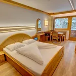 Alpenbad Hohenhaus 4*