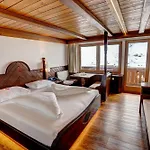 Alpenbad Hohenhaus Hotel 4*