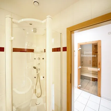 Alpenbad Hohenhaus Hotel 4*