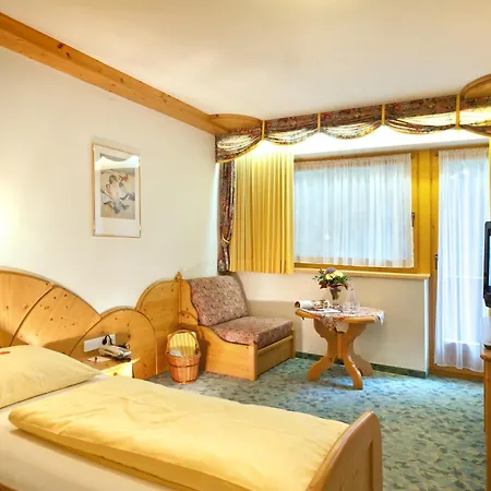 Alpenbad Hohenhaus فندق 4*