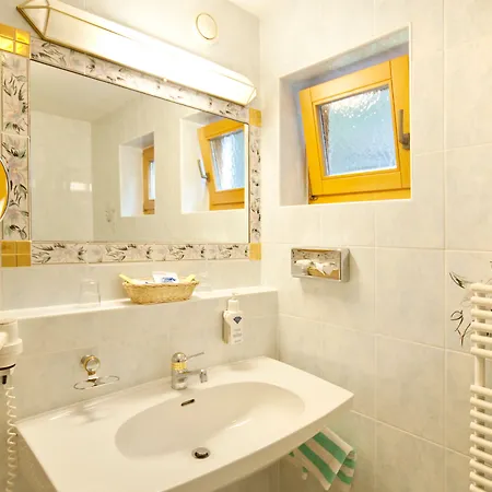 Alpenbad Hohenhaus 4* Tux