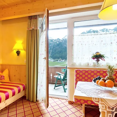 Alpenbad Hohenhaus Otel 4*