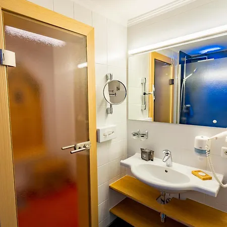 欧派拜德亨豪斯酒店