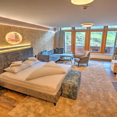 Hotel Alpenbad Hohenhaus 4*