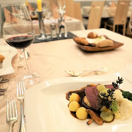 Alpenbad Hohenhaus 4*