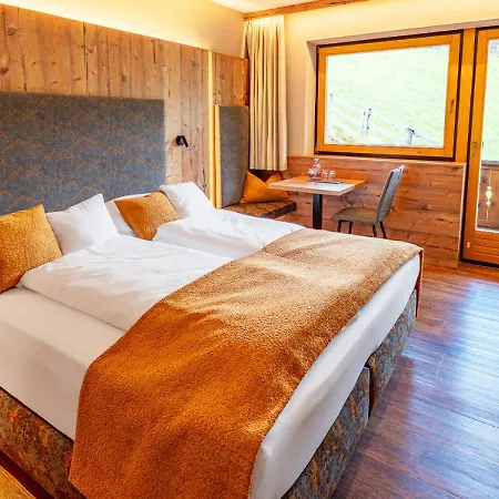 Hotell Alpenbad Hohenhaus 4*