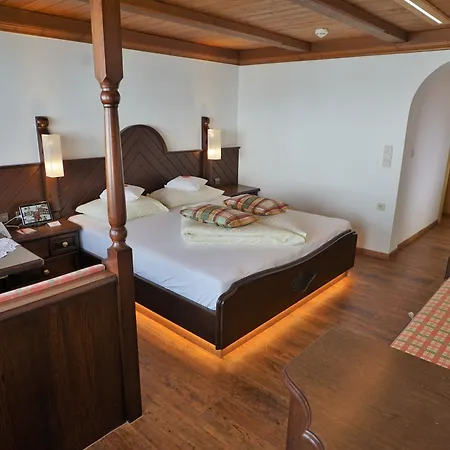 호텔 Alpenbad Hohenhaus 4*