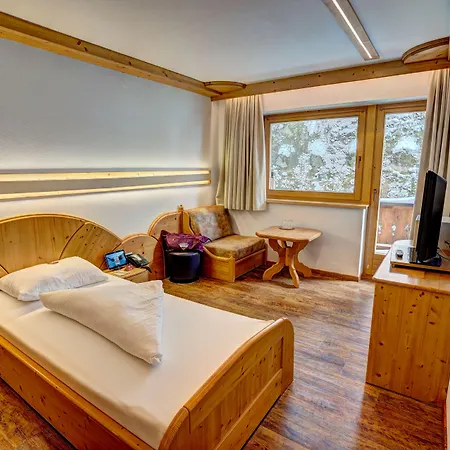 Alpenbad Hohenhaus Szálloda Tux