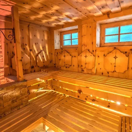 Alpenbad Hohenhaus Szálloda Tux